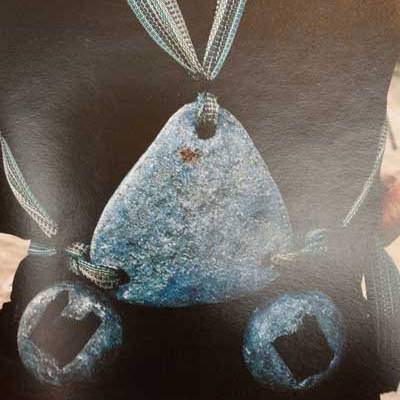 Poids attachés au dos des plongeuses