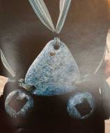 Poids attachés au dos des plongeuses