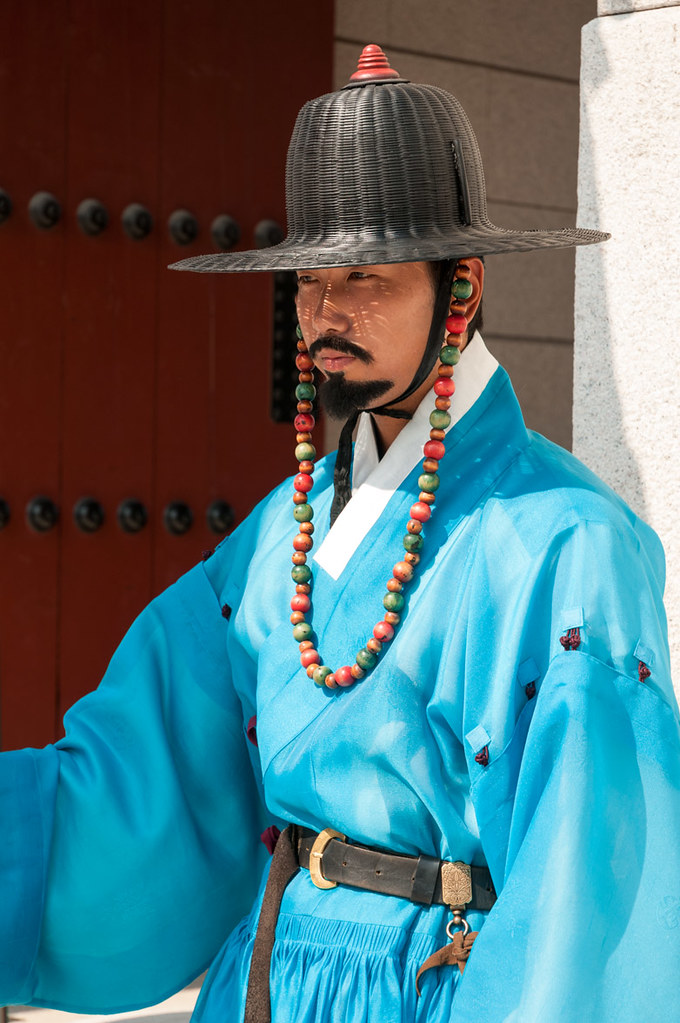 Gisu: garde des portes du Palais